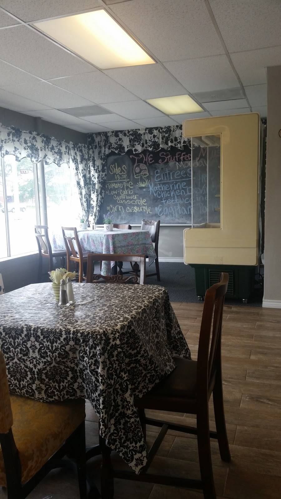 The Stuffed Mushroom Kitchen & Catering | restaurant | 2000 Strickland Dr, Orange, TX 77630, USA | 4096703144 OR +1 409-670-3144