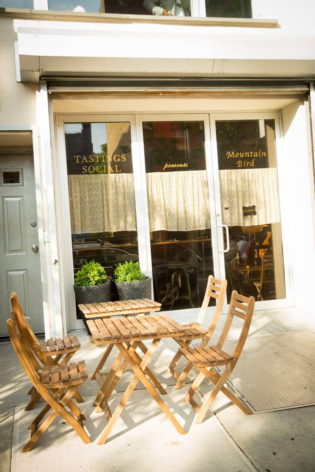 Mountain Bird | restaurant | 251 E 110th St, New York, NY 10029, USA | 2127444422 OR +1 212-744-4422