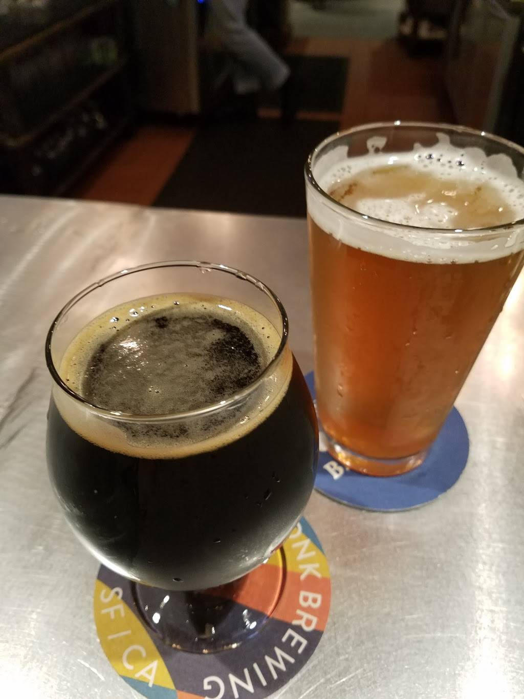 Diving Dog Brewhouse | restaurant | 1802 Telegraph Ave, Oakland, CA 94612, USA | 5103061914 OR +1 510-306-1914