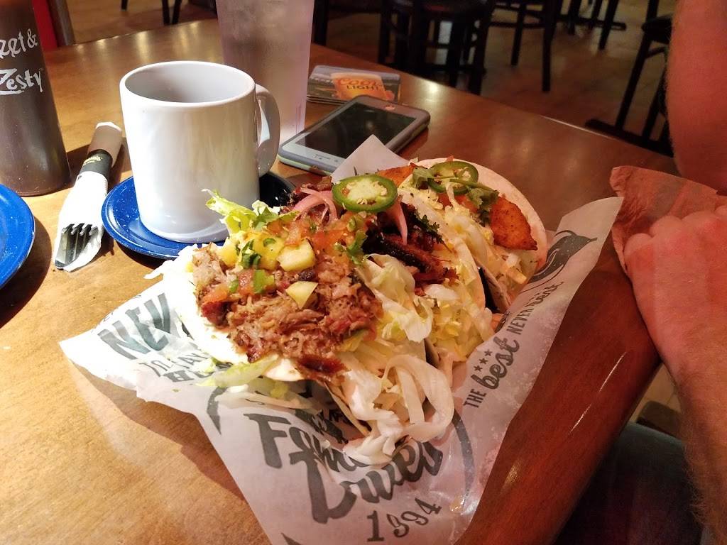 Famous Daves Bar-B-Que | restaurant | 1206 SE Everett Mall Way, Everett, WA 98208, USA | 4253531600 OR +1 425-353-1600