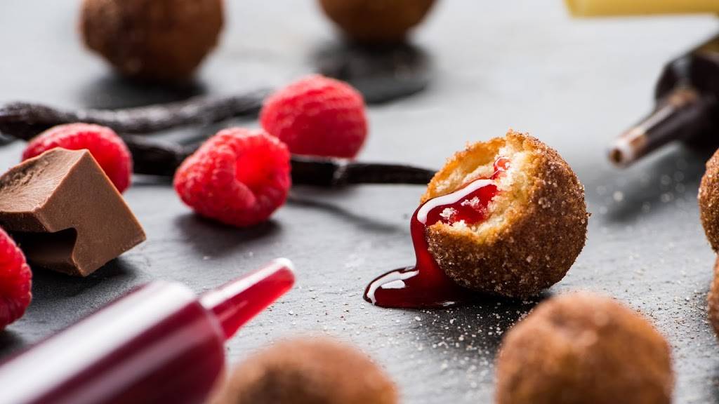 Topgolf | restaurant | 6400 Clipper Way, Oxon Hill, MD 20745, USA | 3016868240 OR +1 301-686-8240