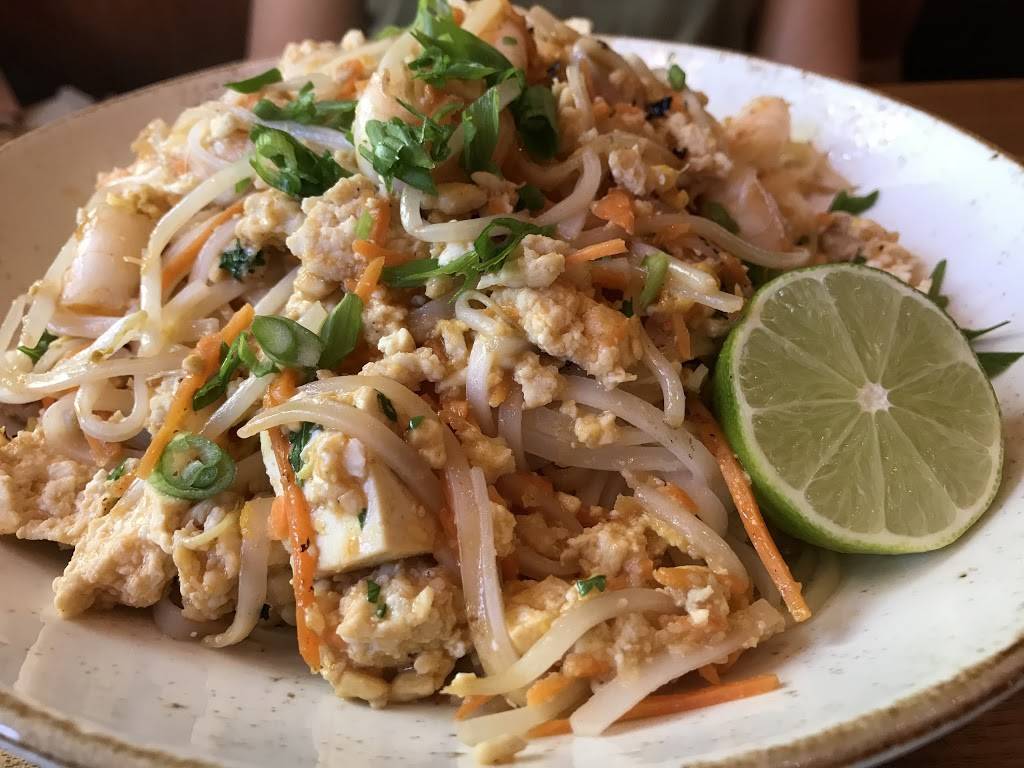 Lazy Dog Restaurant & Bar | restaurant | 19359 Stevens Creek Blvd, Cupertino, CA 95014, USA | 4083594690 OR +1 408-359-4690