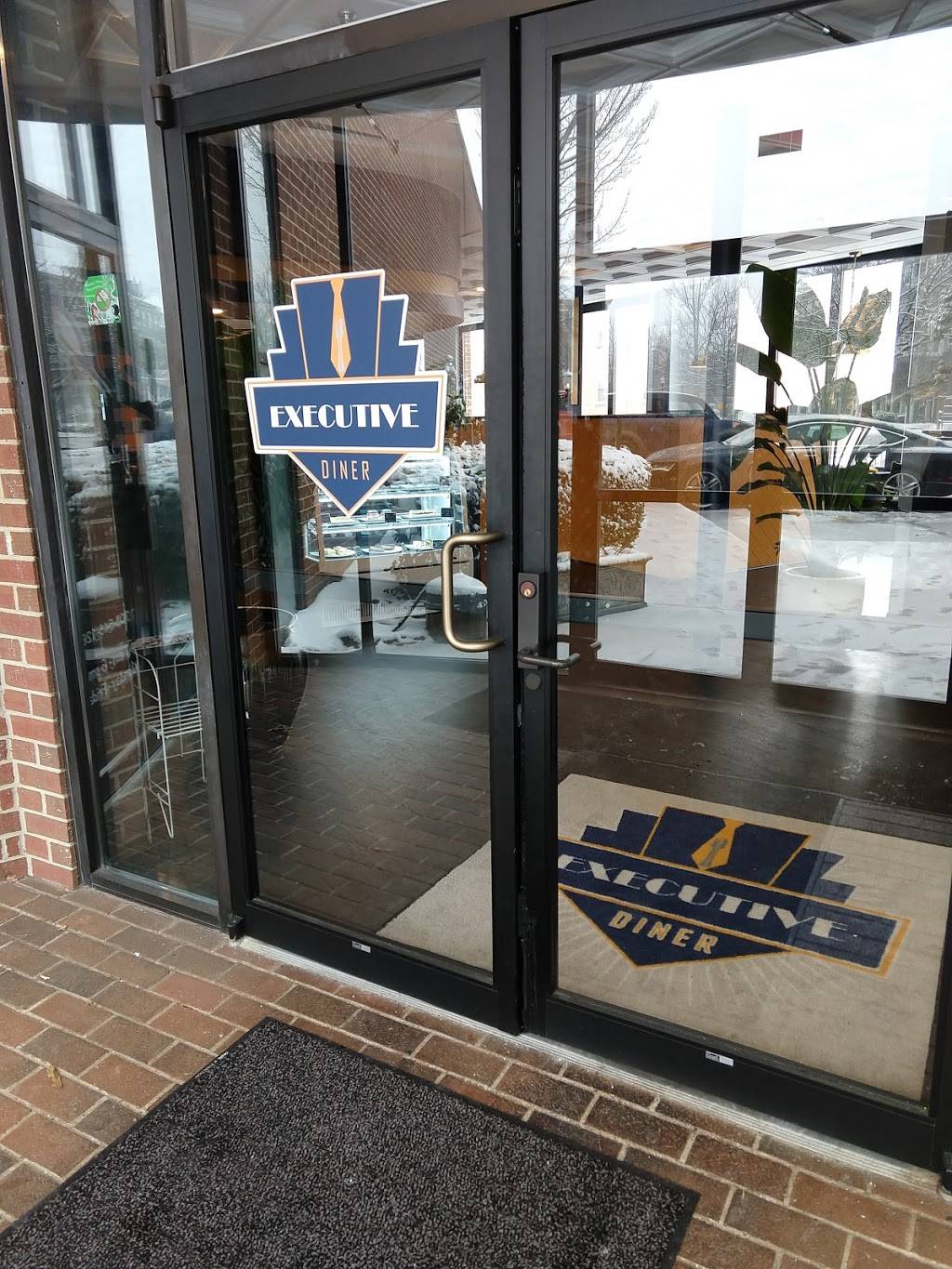 The Executive Diner | restaurant | 1400 Duke St, Alexandria, VA 22314, USA | 7032990894 OR +1 703-299-0894