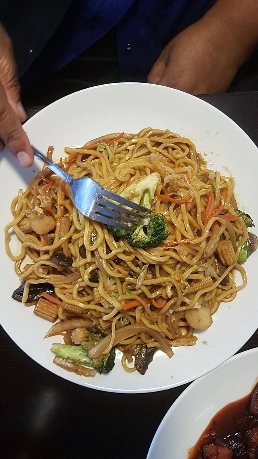 China Garden | restaurant | 603 W Atlantic St, Emporia, VA 23847, USA | 4343365375 OR +1 434-336-5375