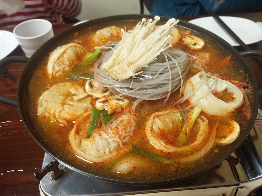 Chingu Korean Restaruant | restaurant | 10610 Bayview Ave, Richmond Hill, ON L4C 3N8, Canada | 9052376767 OR +1 905-237-6767