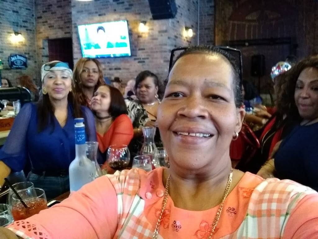 Inwood Bar & Grill | restaurant | 4892 Broadway, New York, NY 10034, USA | 2123043704 OR +1 212-304-3704