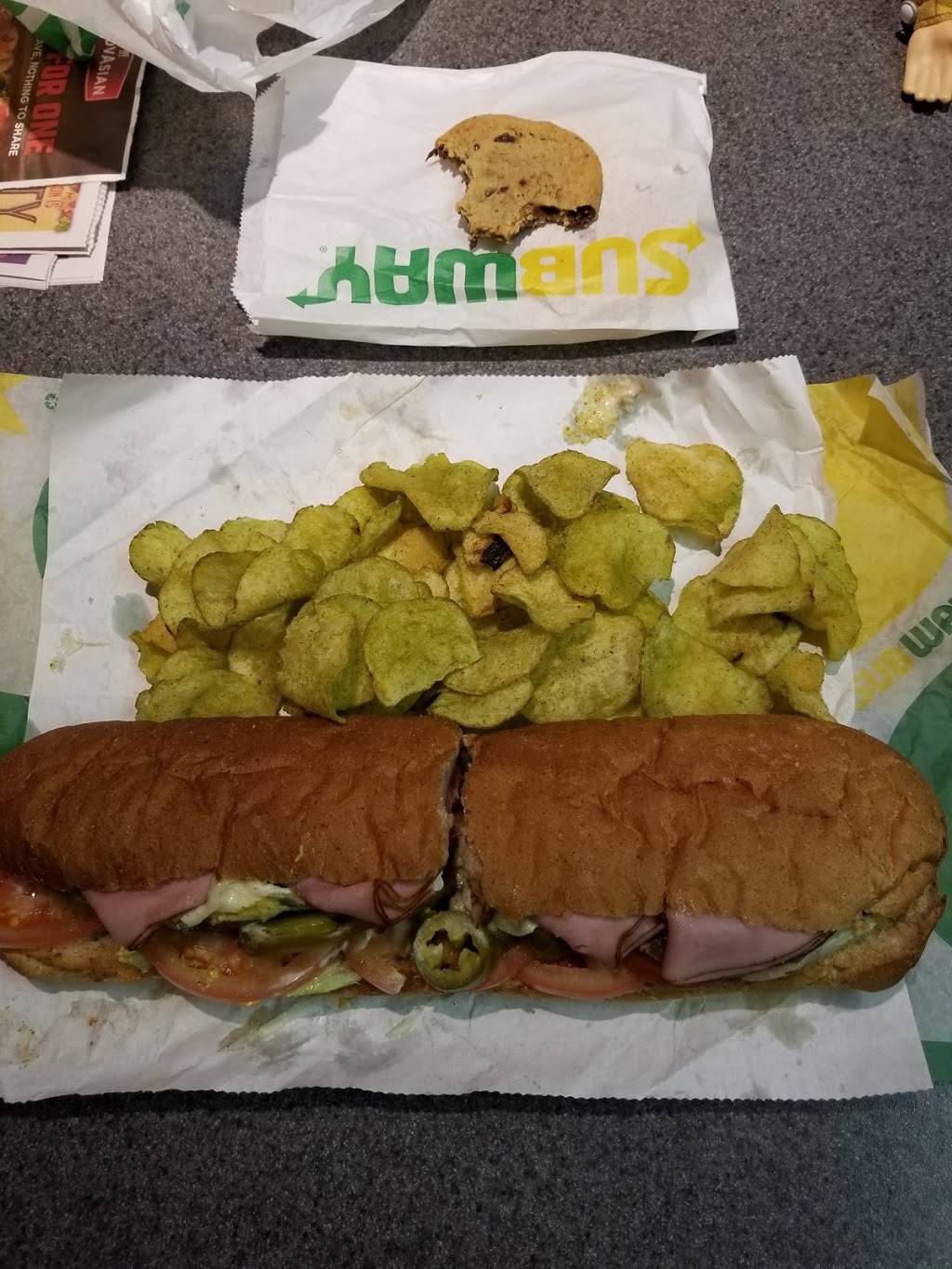 Subway Restaurants | restaurant | 7709 E Ben White Blvd #300, Austin, TX 78741, USA | 5123895011 OR +1 512-389-5011