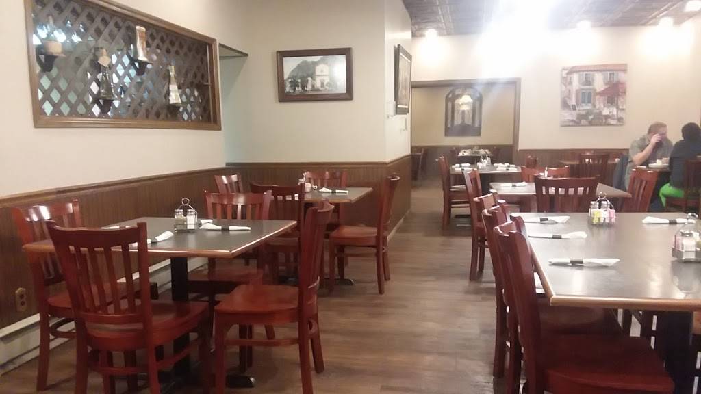 Cavataios Restaurant & Pizzeria | meal takeaway | 101 S Edwardsville St, Staunton, IL 62088, USA | 6186352030 OR +1 618-635-2030