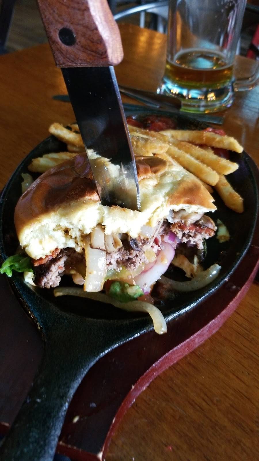 Makers Mountain Eatery, Tap House & Wine Bar | restaurant | 24601 Foresthill Rd, Foresthill, CA 95631, USA | 5303676253 OR +1 530-367-6253