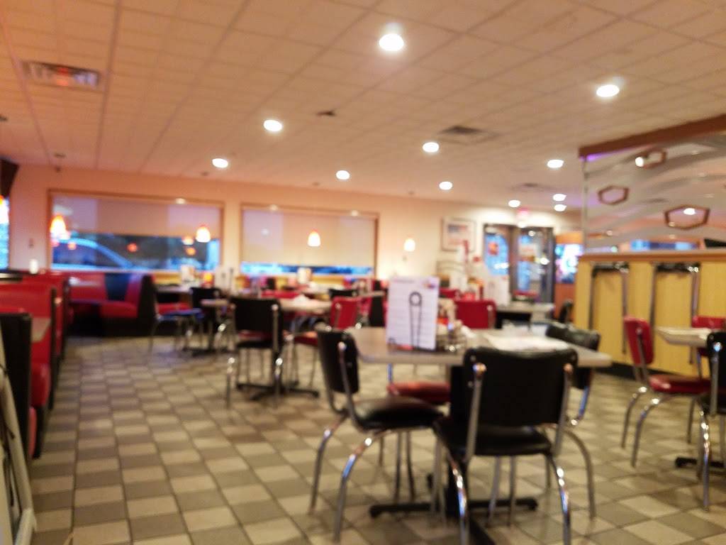 Dennys | restaurant | 3228 SE Loop 820, Forest Hill, TX 76140, USA | 8177082228 OR +1 817-708-2228