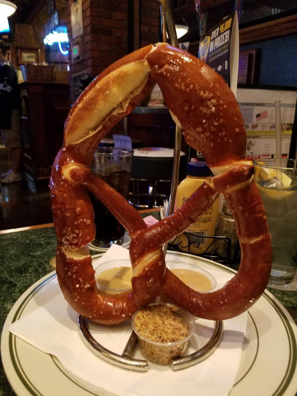 Steiners Pub | restaurant | 8410 W Cheyenne Ave #107, Las Vegas, NV 89129, USA | 7023958777 OR +1 702-395-8777