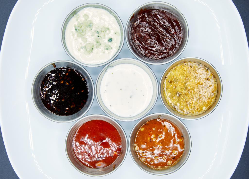 Wings 340 | restaurant | 216A Broadway Mall, Hicksville, NY 11801, USA | 5162524978 OR +1 516-252-4978