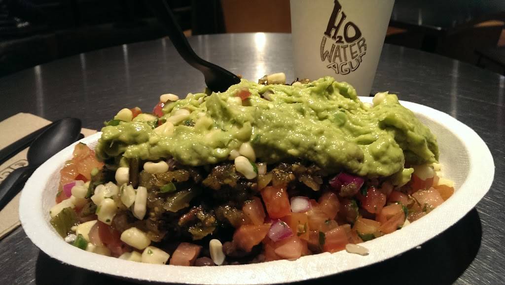 Chipotle Mexican Grill | restaurant | 13315 60th St N, Oak Park Heights, MN 55082, USA | 6514393390 OR +1 651-439-3390