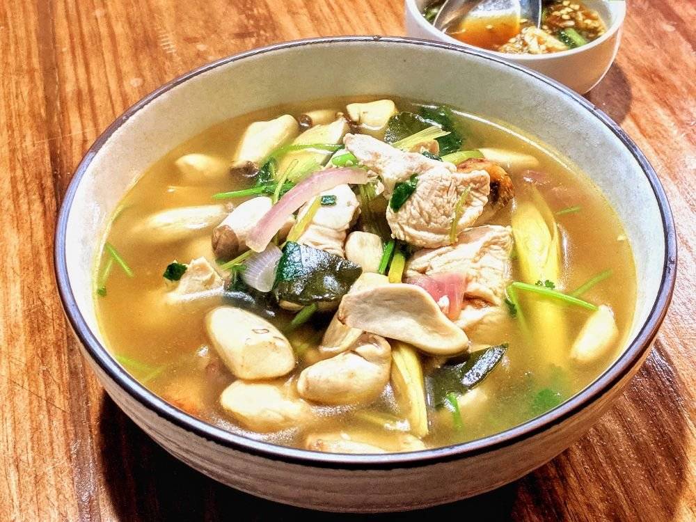 SimpliThai | restaurant | 7800 S 1st St, Austin, TX 78745, USA | 5126779564 OR +1 512-677-9564