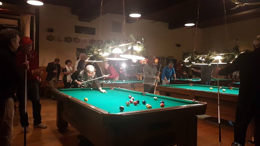 The Lion Brewery Restaurant | restaurant | 59 King St N, Waterloo, ON N2J 2X2, Canada | 5198863350 OR +1 519-886-3350