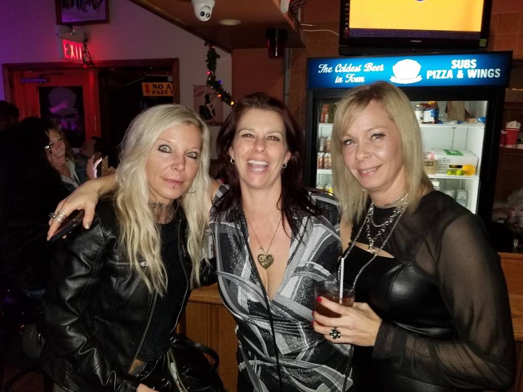 Golden Brothers | restaurant | 21 Southworth St N, Welland, ON L3B 1X8, Canada | 9057341715 OR +1 905-734-1715