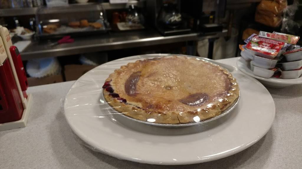 Crusin Twelve Diner | restaurant | 241 School St, Winchendon, MA 01475, USA | 9782972001 OR +1 978-297-2001