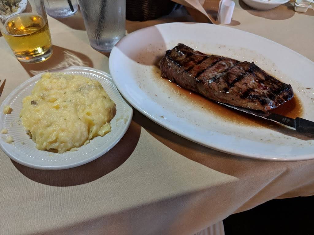 Sunset On The Water | restaurant | N7364 Winnebago Dr, Fond du Lac, WI 54935, USA | 9209224540 OR +1 920-922-4540