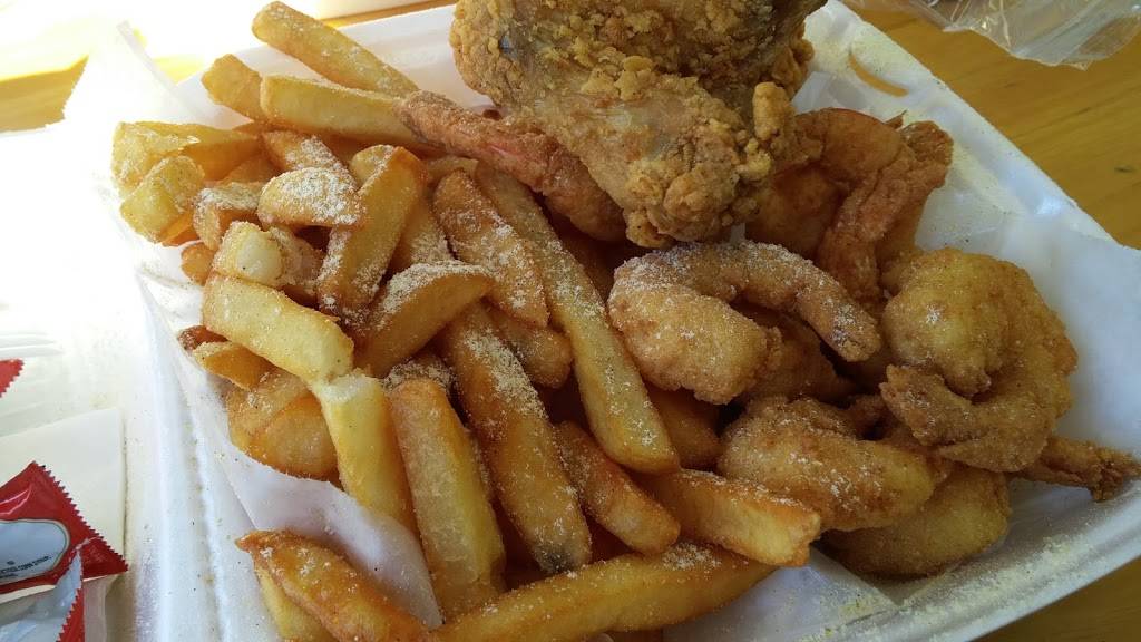 Sharks Fish & Chicken | restaurant | 4929 E Dunes Hwy, Gary, IN 46403, USA | 2199398700 OR +1 219-939-8700