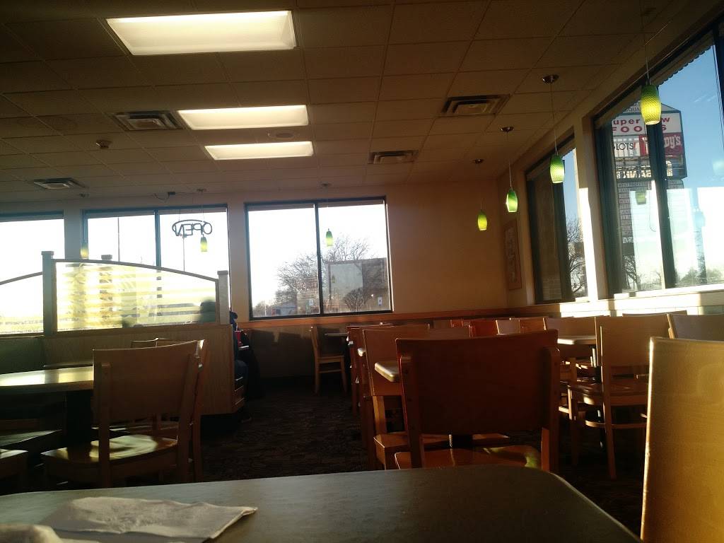 Wendys | restaurant | 467 Georgetown Square, Wood Dale, IL 60191, USA | 6302387984 OR +1 630-238-7984