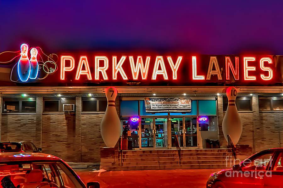 Parkway Lanes | meal takeaway | 200 US-46, Elmwood Park, NJ 07407, USA | 2017914680 OR +1 201-791-4680
