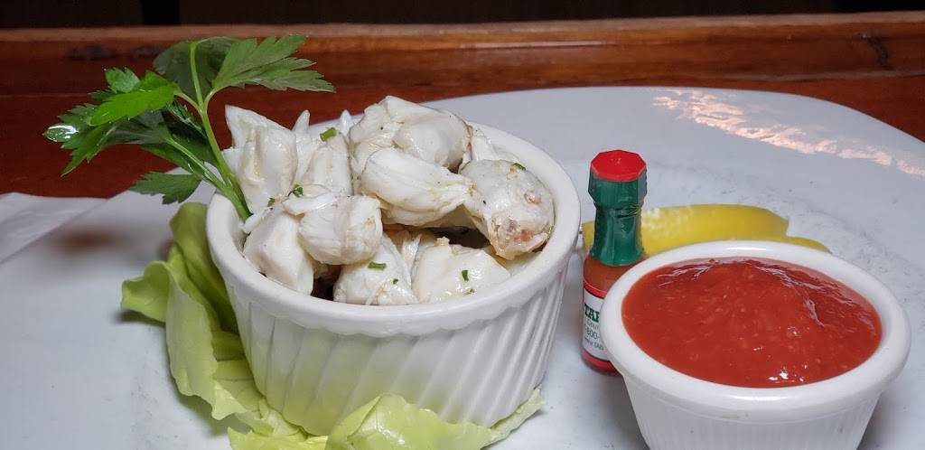 Chadwicks | restaurant | 8822 3rd Ave, Brooklyn, NY 11209, USA | 7188339855 OR +1 718-833-9855