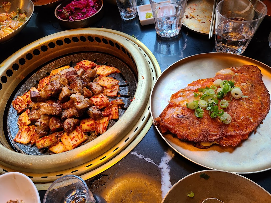 MUN Korean Steakhouse | restaurant | 3519 W 6th St, Los Angeles, CA 90020, USA | 2133553634 OR +1 213-355-3634