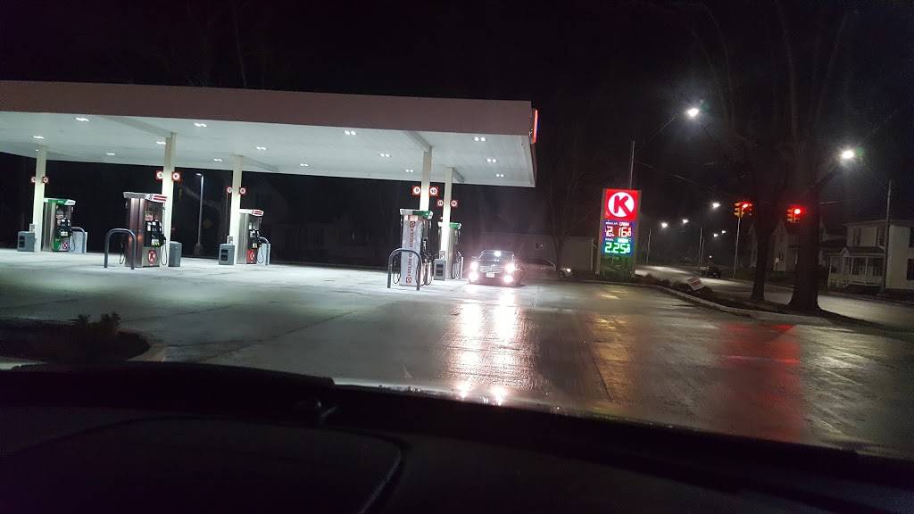 Circle K | cafe | 105 N Spruce St, St Marys, OH 45885, USA | 4193940522 OR +1 419-394-0522