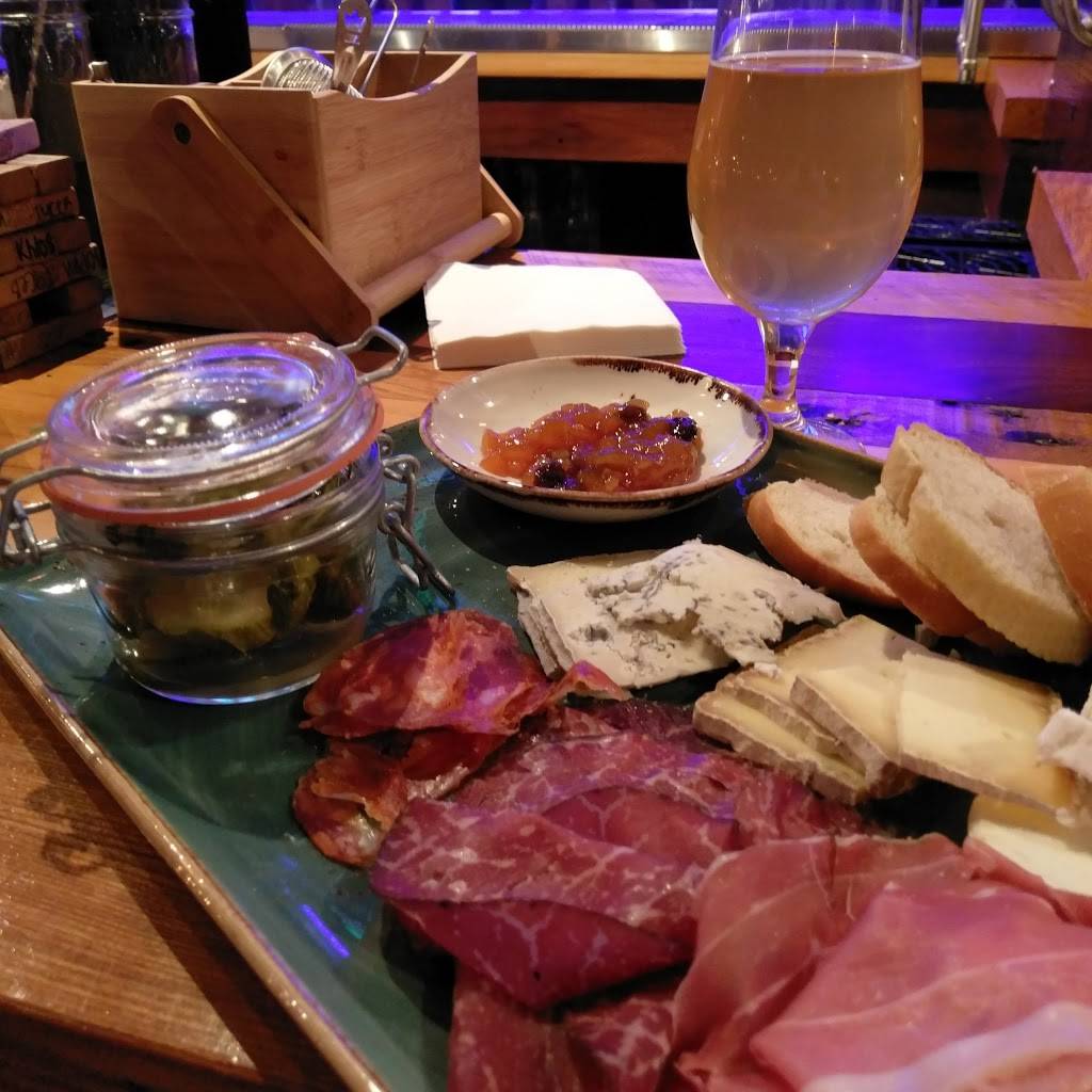 Liberty Craft House | restaurant | 346 E College Ave, State College, PA 16801, USA | 8149544923 OR +1 814-954-4923