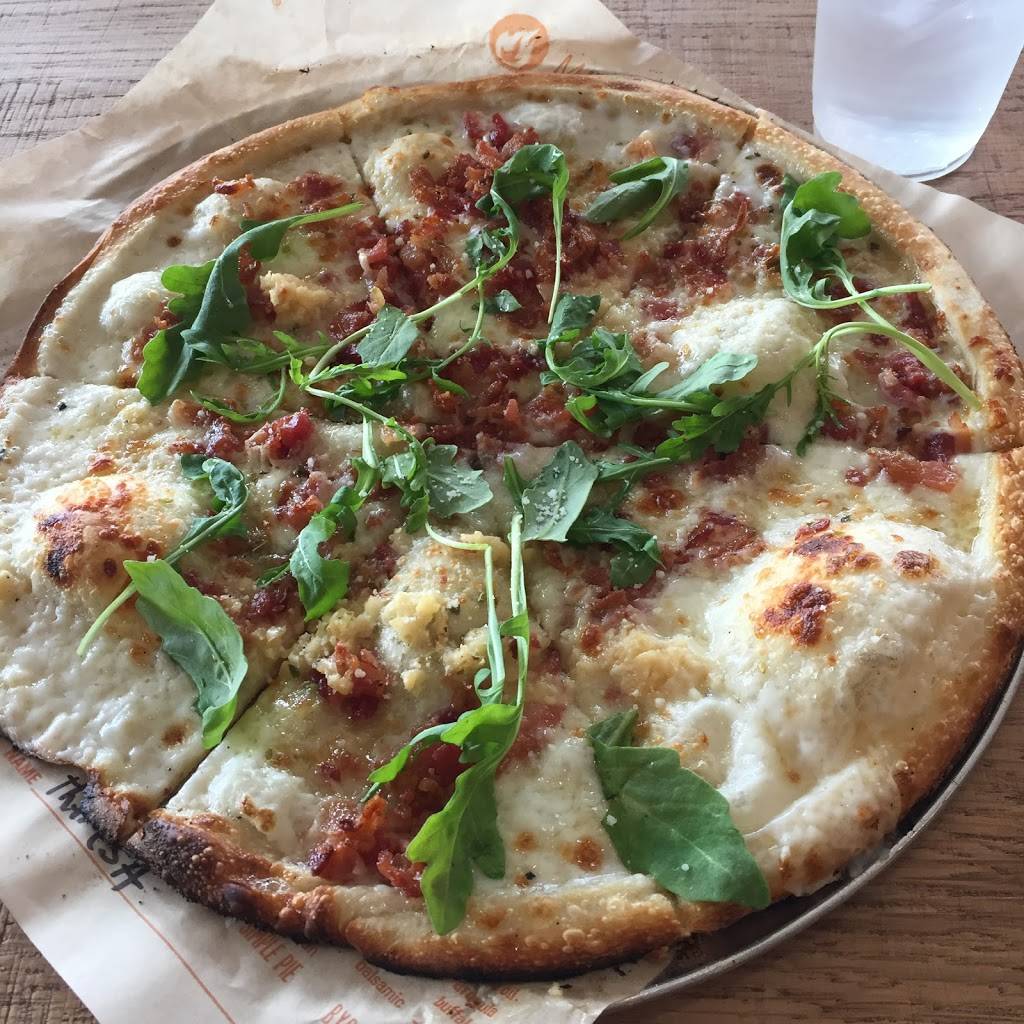 Blaze Pizza | meal takeaway | 7166 N High St, Worthington, OH 43085, USA | 6143828159 OR +1 614-382-8159