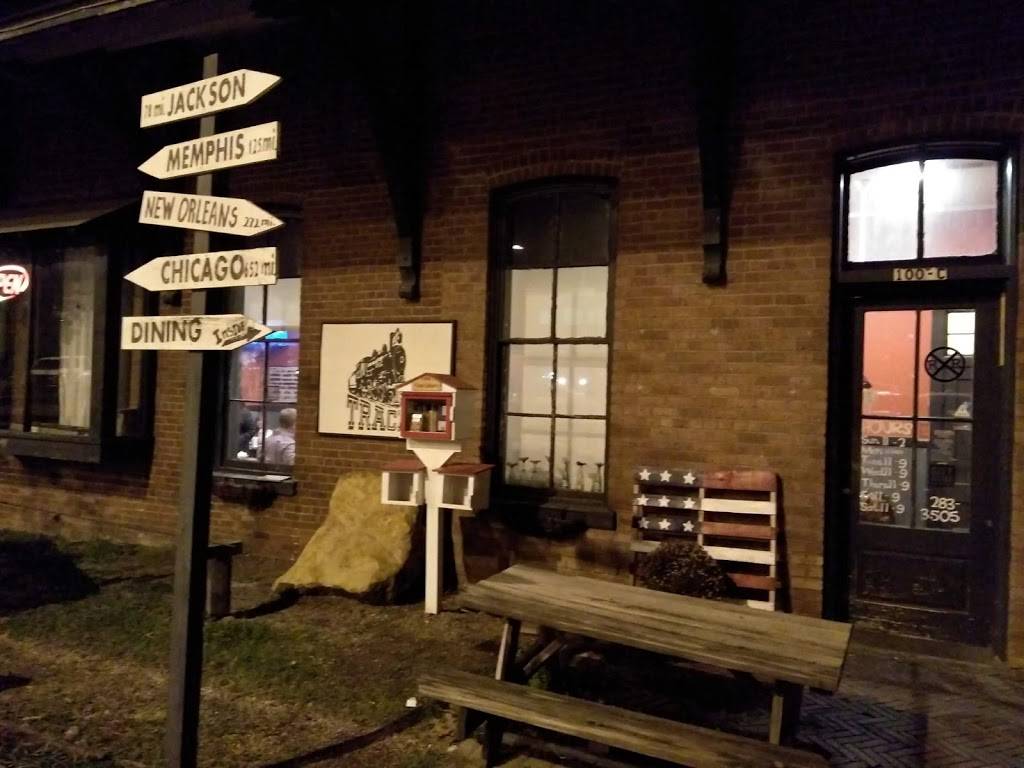 Tracks | restaurant | 100 N Front St, Winona, MS 38967, USA | 6622833505 OR +1 662-283-3505
