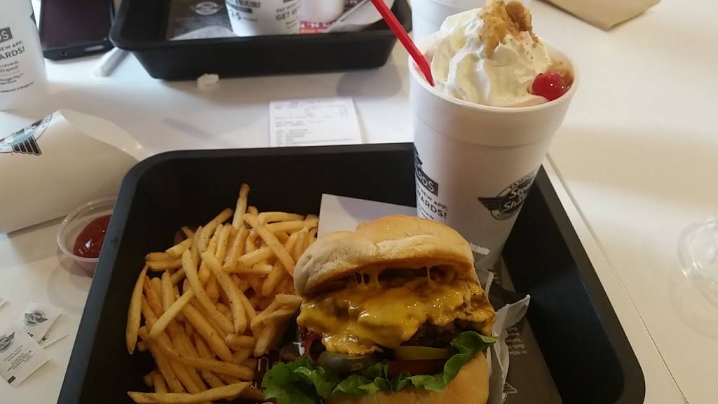 Steak n Shake | restaurant | 7720 Main St, Fogelsville, PA 18051, USA | 6103911111 OR +1 610-391-1111