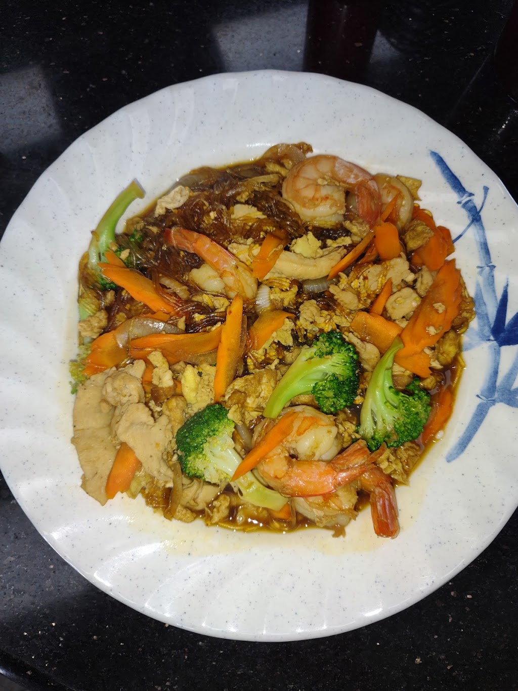 Sasis Thai | restaurant | 937 Frontage Rd Suite 2, Brownsville, TX 78520, USA | 9564359073 OR +1 956-435-9073