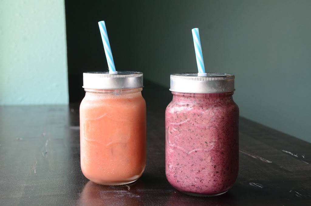 Dr. Smoothie | restaurant | 217 Lincoln Ave, Charleston, IL 61920, USA | 2173459305 OR +1 217-345-9305