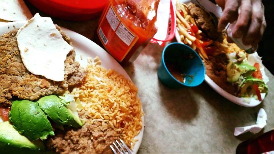 Taqueria Los Dos Laredos #5 | restaurant | 414 S New Braunfels Ave, San Antonio, TX 78203, USA | 2105322283 OR +1 210-532-2283