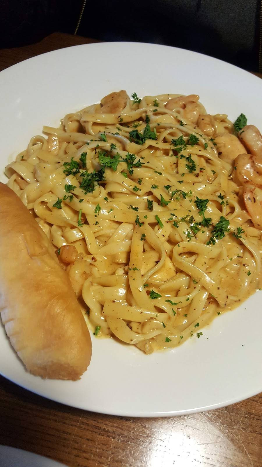 TGI Fridays | restaurant | 1641 Golden Gate Plaza, Mayfield Heights, OH 44124, USA | 4404618443 OR +1 440-461-8443