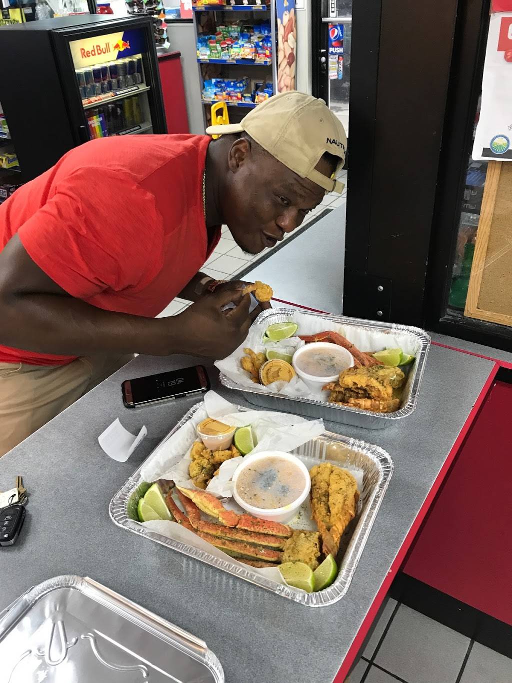 Guttas Kitchen | restaurant | 15290 NW 7th Ave, Miami, FL 33169, USA | 3054948967 OR +1 305-494-8967