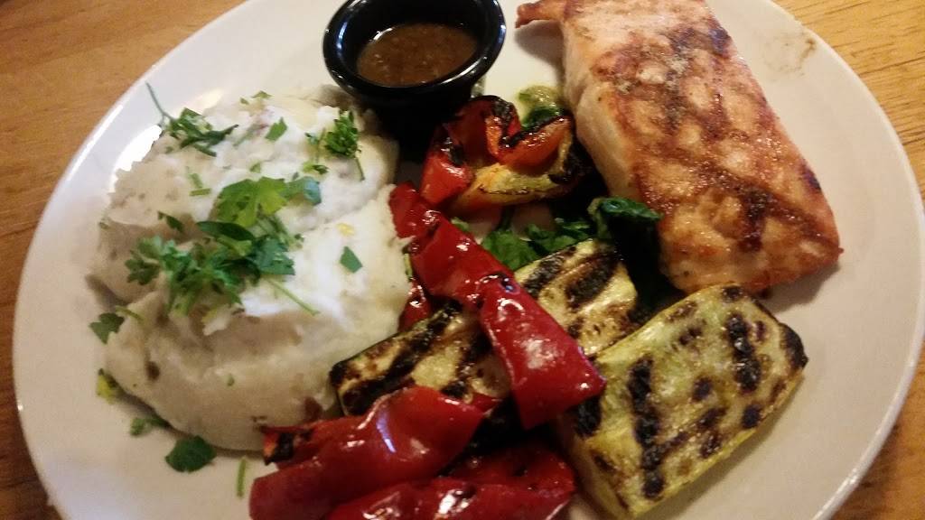 Applebees Grill + Bar | restaurant | 2000 Yale Blvd SE, Albuquerque, NM 87106, USA | 5052440123 OR +1 505-244-0123