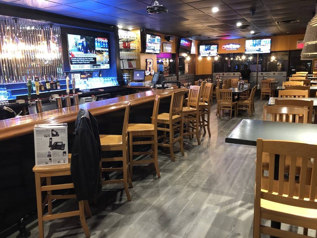 Wild Wing Toronto Bayview | restaurant | 666 Millwood Rd, Toronto, ON M4S 1K8, Canada | 4169019464 OR +1 416-901-9464