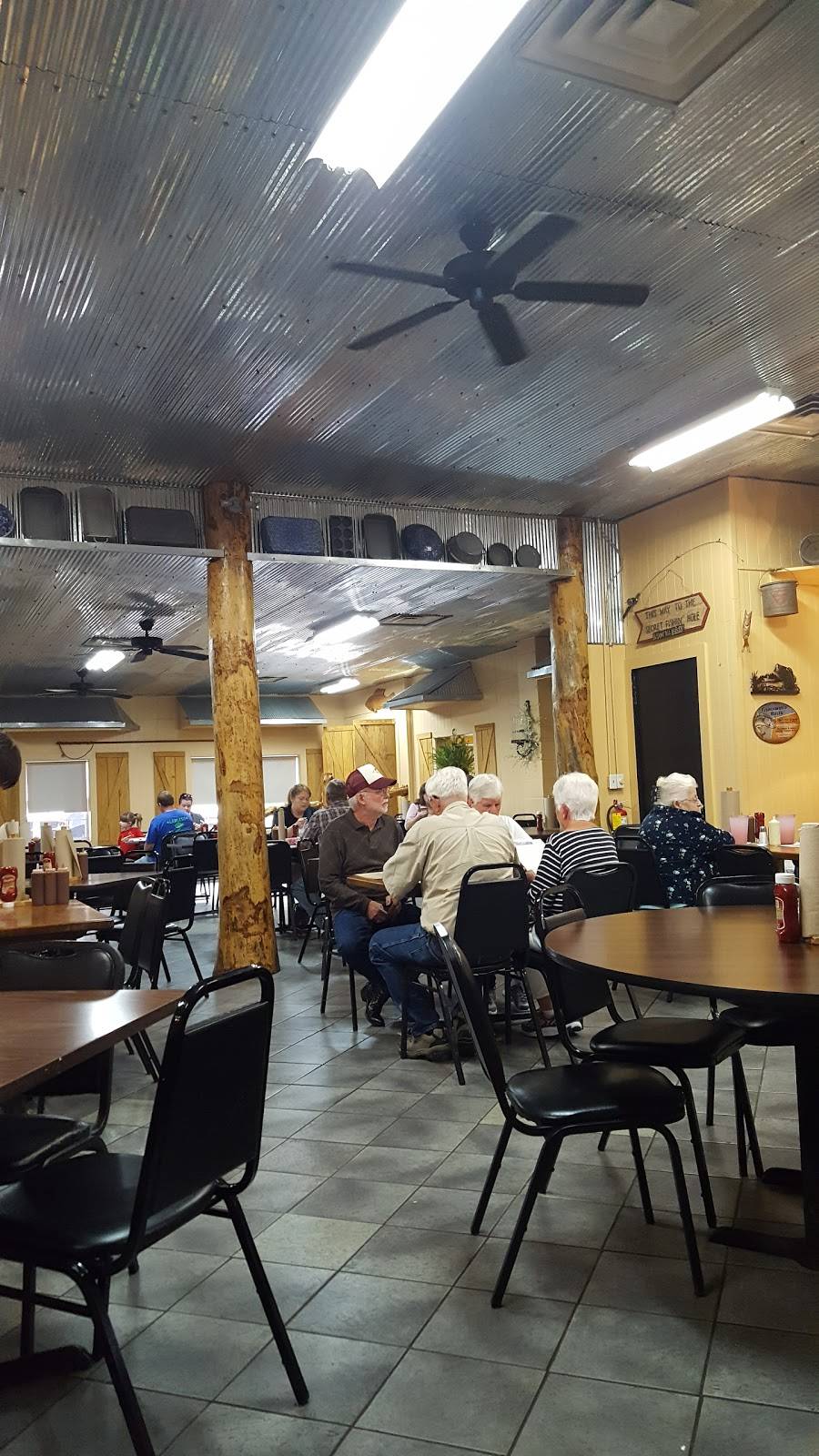 The Fishin Pig | restaurant | 6340, 1518 S Broadway St, Poplar Bluff, MO 63901, USA | 5737767442 OR +1 573-776-7442