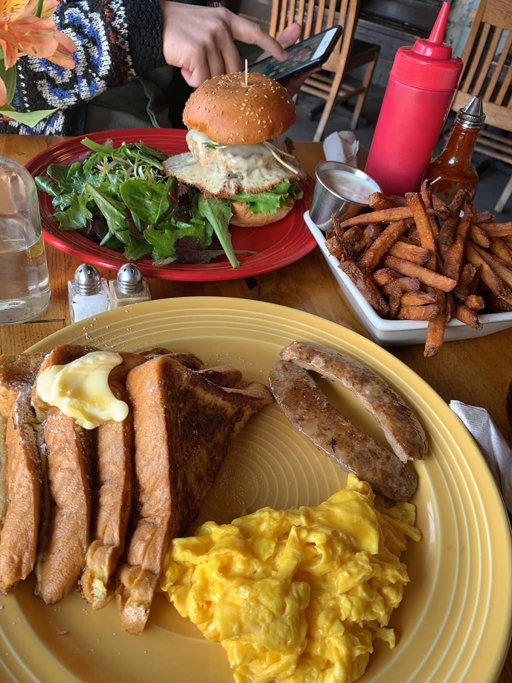 Local | meal takeaway | 2943 Sunset Blvd, Los Angeles, CA 90026, USA | 3236624740 OR +1 323-662-4740