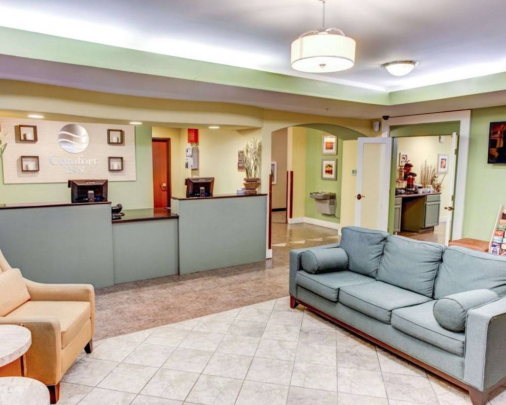 Comfort Inn Near Casino | restaurant | 607 E Prien Lake Rd, Lake Charles, LA 70601, USA | 3184974223 OR +1 318-497-4223