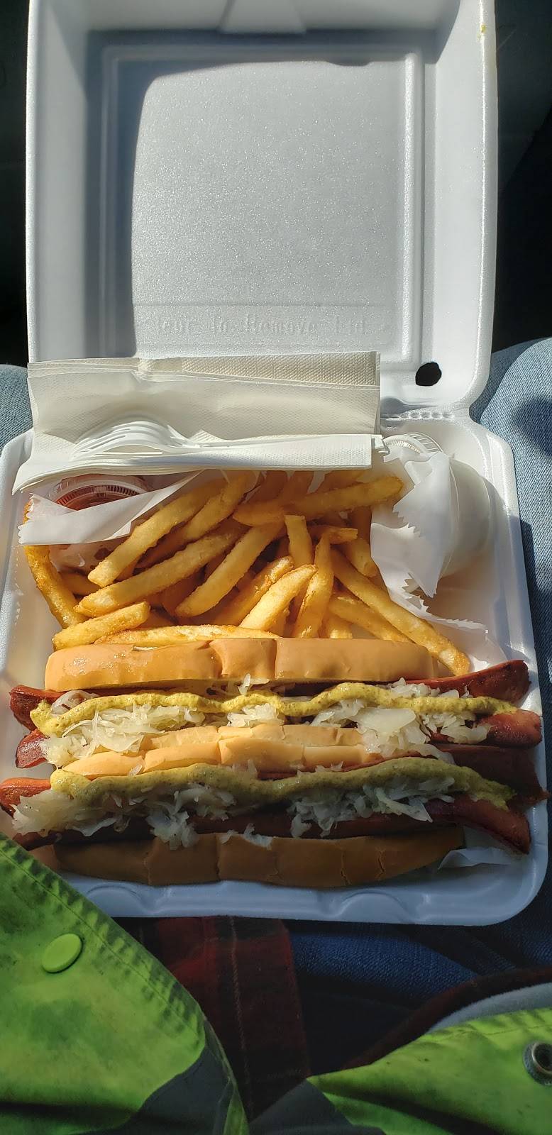 Sandbar | restaurant | 31 Kimberly Ave, West Haven, CT 06516, USA | 2039333700 OR +1 203-933-3700