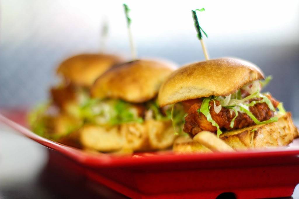 Center Court Pizza & Brew | meal takeaway | 2111 W Parkwood Ave #117, Friendswood, TX 77546, USA | 8324819234 OR +1 832-481-9234