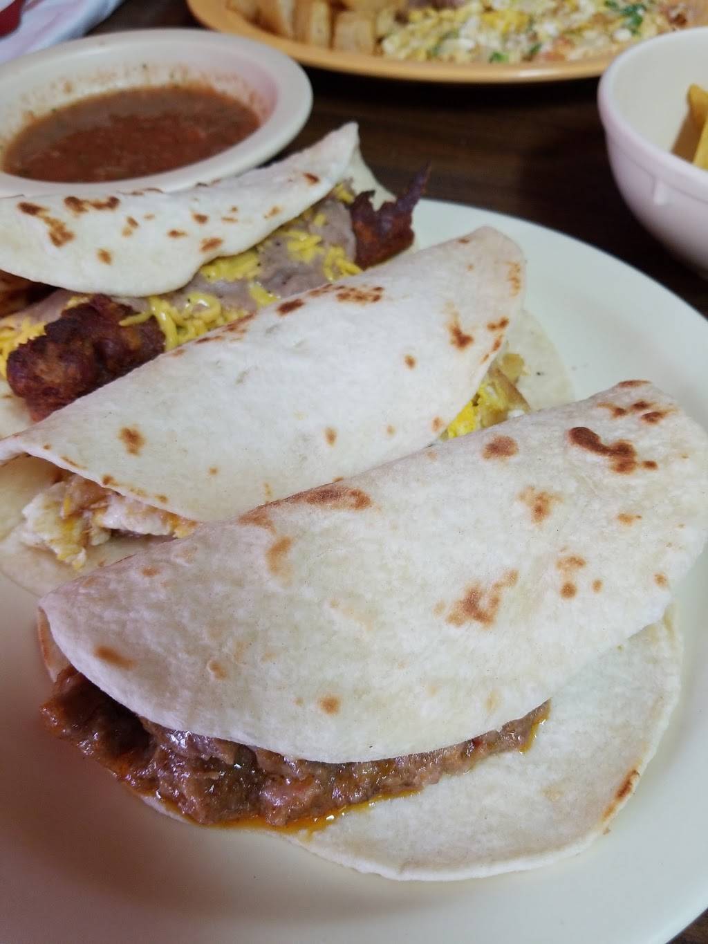 Daniels Cafe | restaurant | 5008 S Presa St, San Antonio, TX 78223, USA | 2108784269 OR +1 210-878-4269