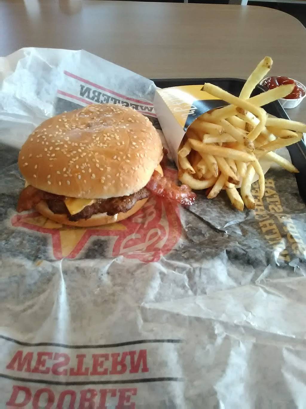 Carls Jr. / Green Burrito | restaurant | 19360 Van Buren Boulevard, Riverside, CA 92508, USA | 9517806727 OR +1 951-780-6727