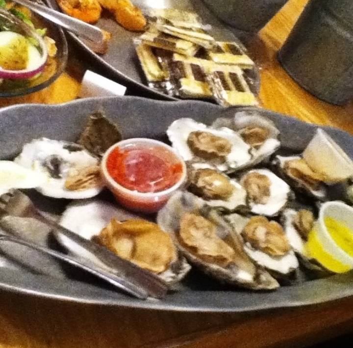 Winstons Raw Bar & Grill | restaurant | 1620 Cedar Rd suit# 104, Chesapeake, VA 23323, USA | 7574363833 OR +1 757-436-3833