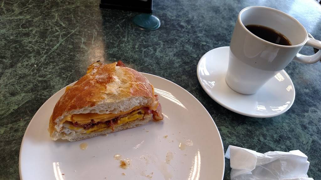 Dinas Cafe | restaurant | 734 Kearny Ave, Kearny, NJ 07032, USA | 2019552005 OR +1 201-955-2005