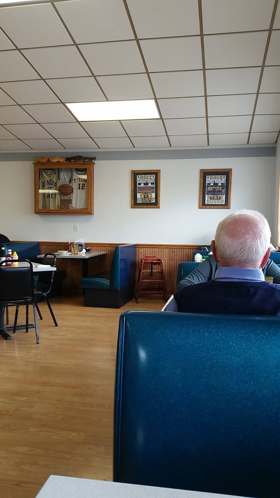 Kountry Kitchen | restaurant | 105 E Main St, Teutopolis, IL 62467, USA | 2178573948 OR +1 217-857-3948