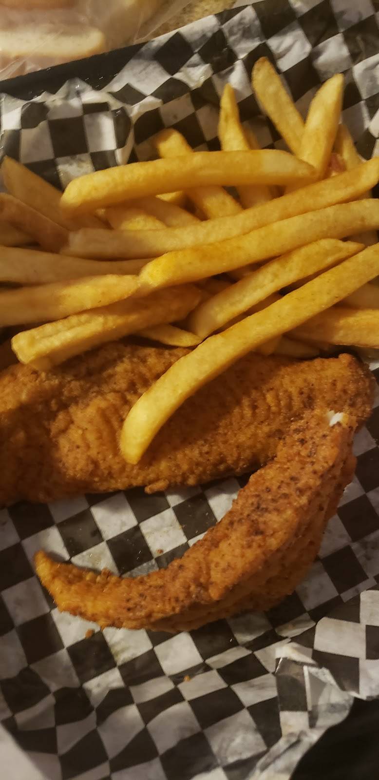 Mama’s Wings | restaurant | 213 E 10th St, West Point, GA 31833, USA | 7065011144 OR +1 706-501-1144